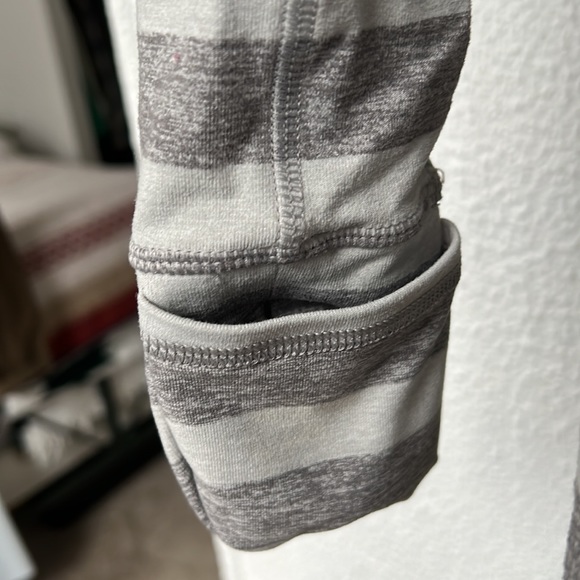 Lululemon Race Your Pace 1/2 Zip EUC Size 4 - Picture 7 of 10